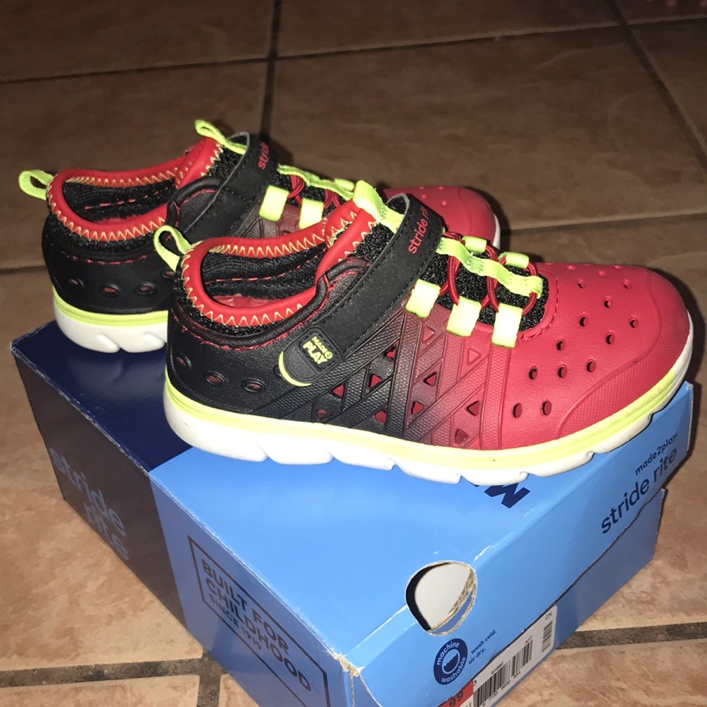 Stride Rite Phibian